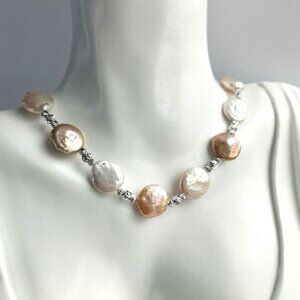 Blush Pink Coin Pearl Pearl Necklace 🆕
